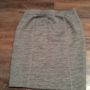 Elle size med/6 athletic fabric pencil skirt!
